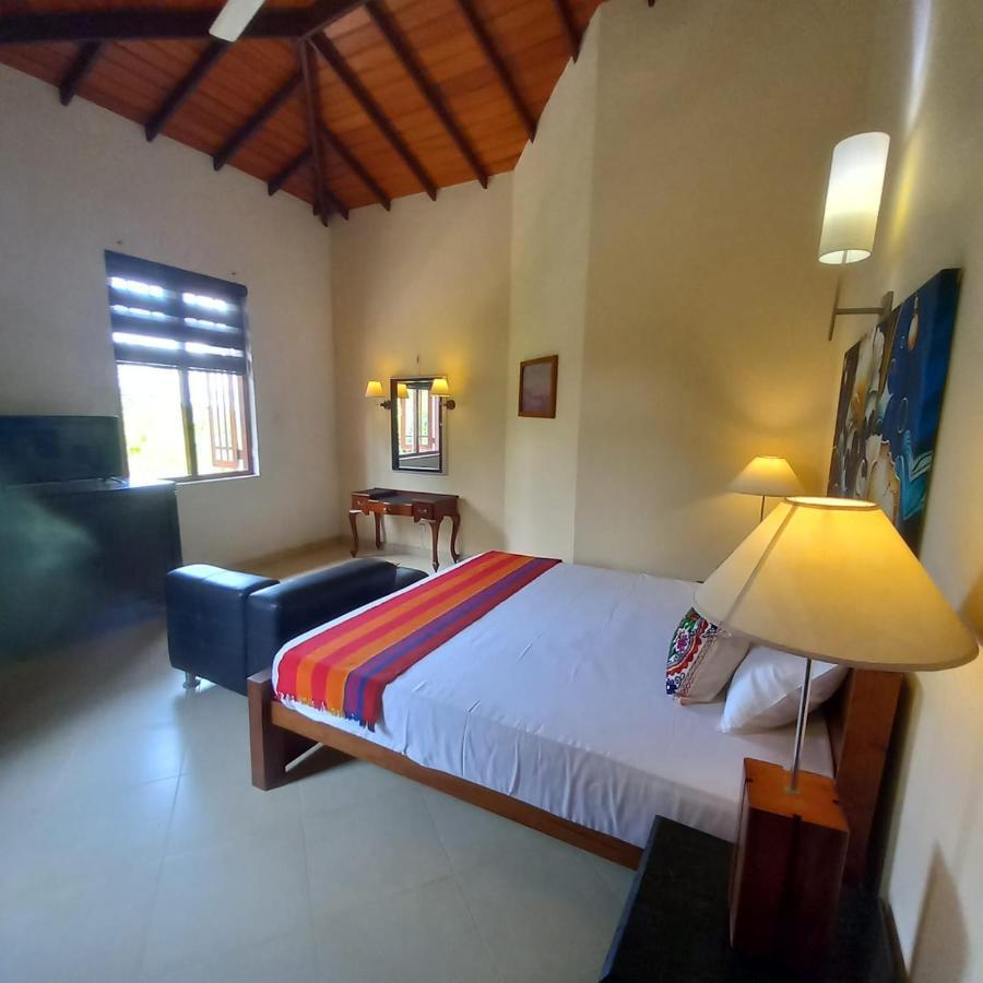 Crown Hills Kandy Inn Esterno foto