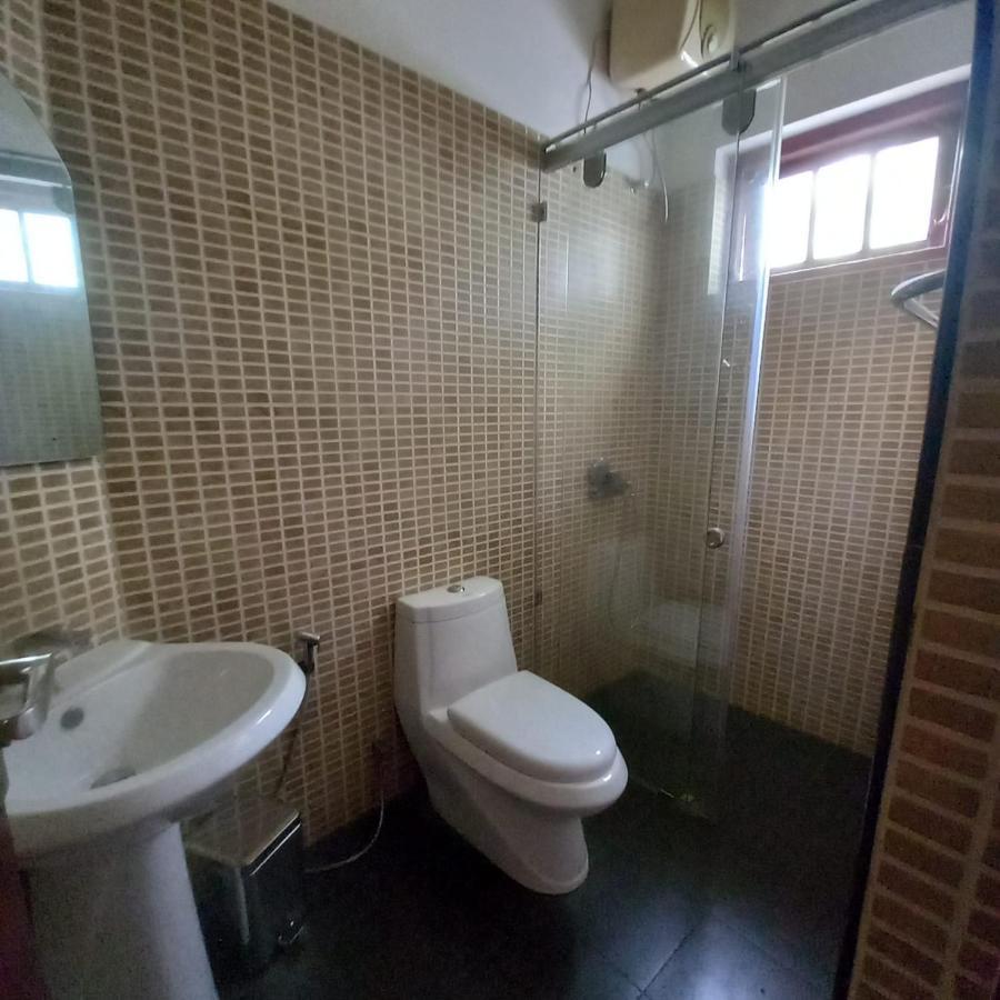 Crown Hills Kandy Inn Esterno foto