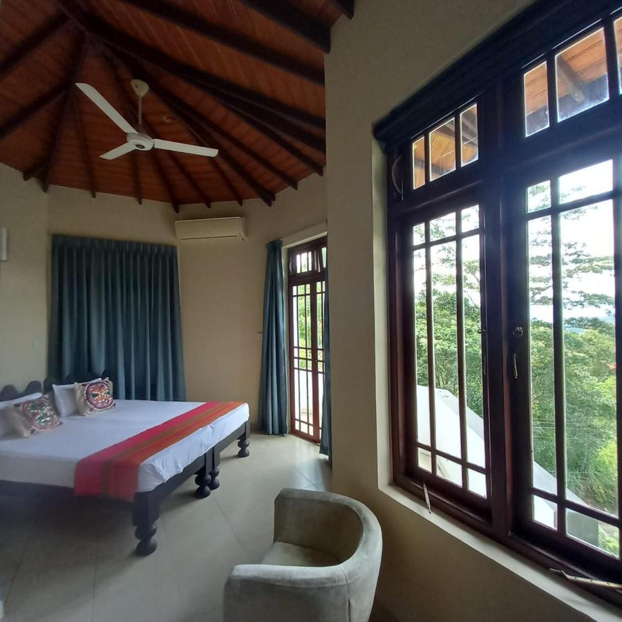 Crown Hills Kandy Inn Esterno foto