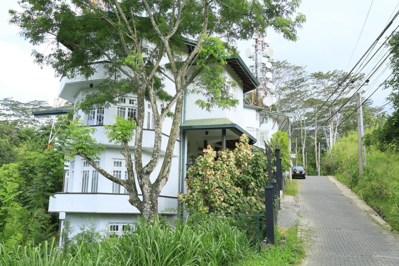 Crown Hills Kandy Inn Esterno foto