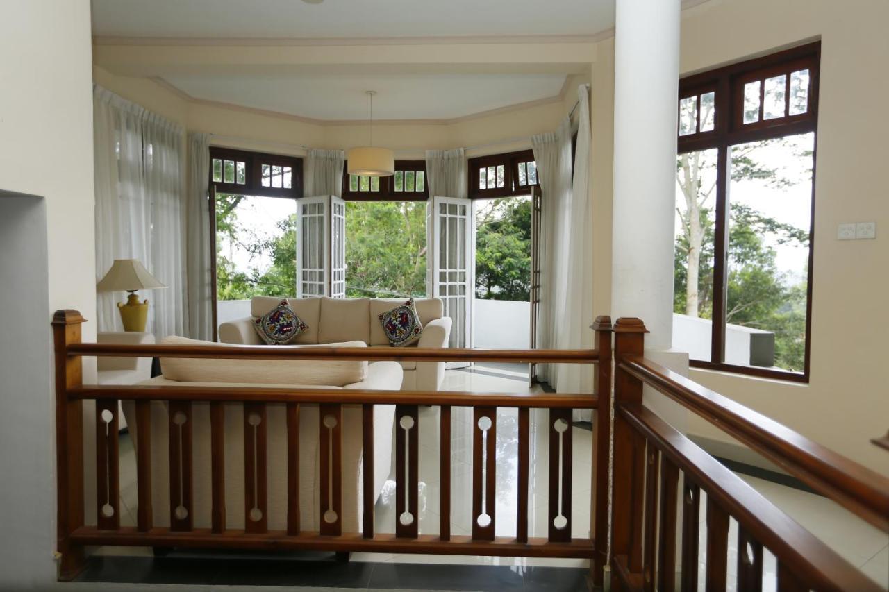 Crown Hills Kandy Inn Esterno foto