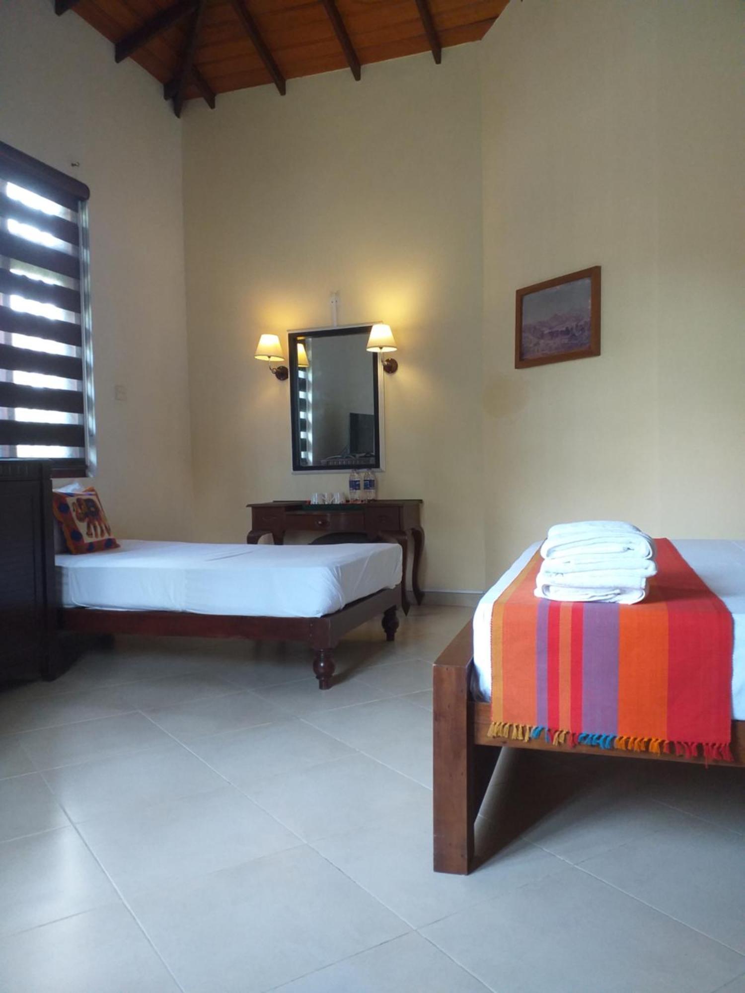 Crown Hills Kandy Inn Esterno foto