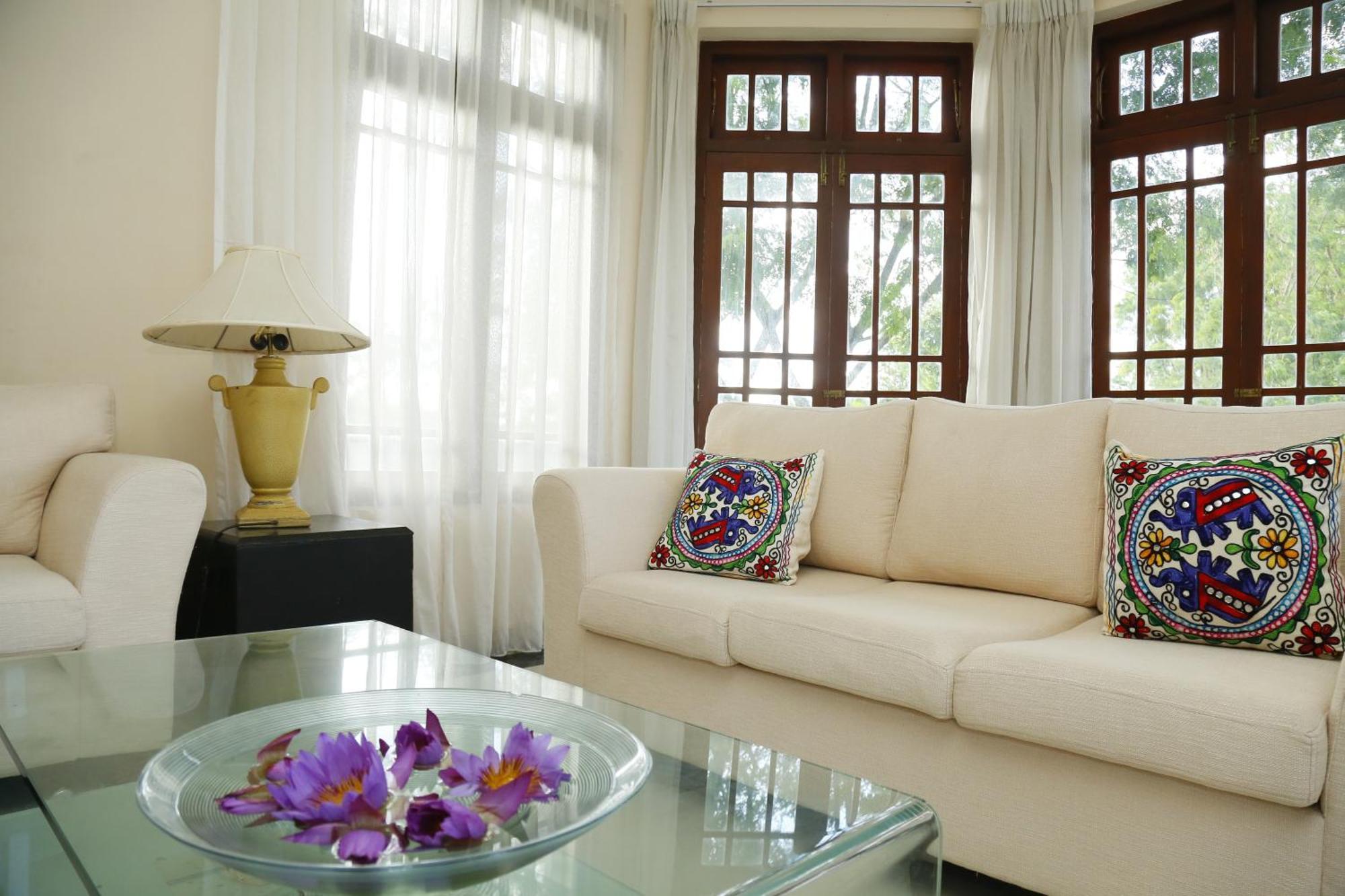 Crown Hills Kandy Inn Esterno foto